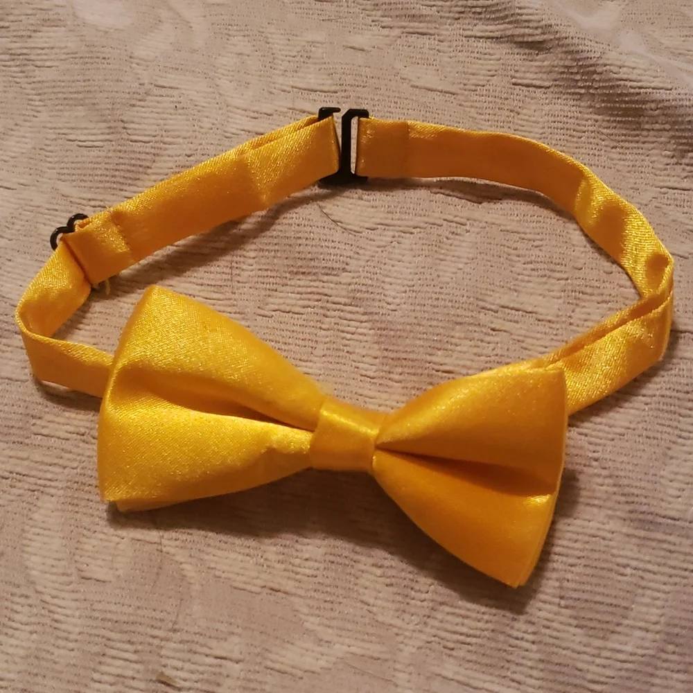 Yellow Boys bow tie, adjustable
